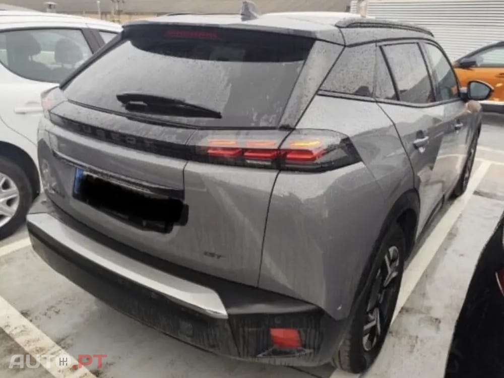 Peugeot E-2008 54 kWh GT