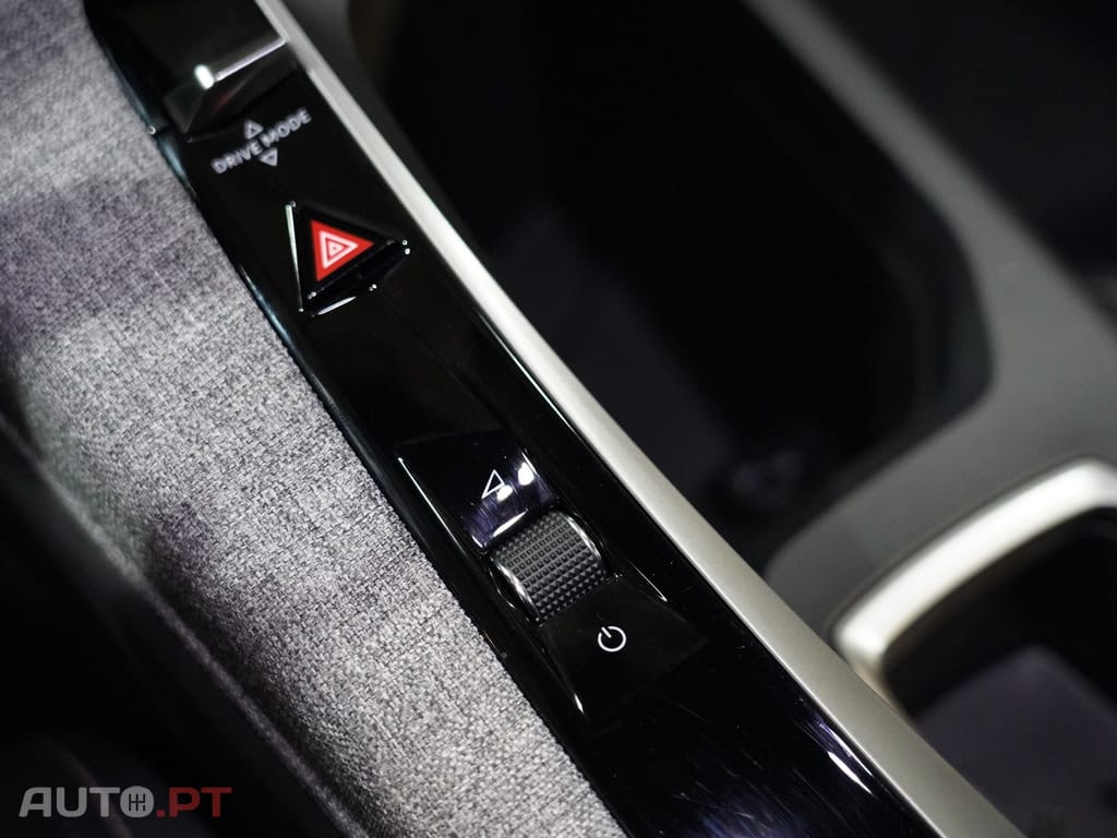 Peugeot 3008 1.2 Hybrid Allure e-DCS6