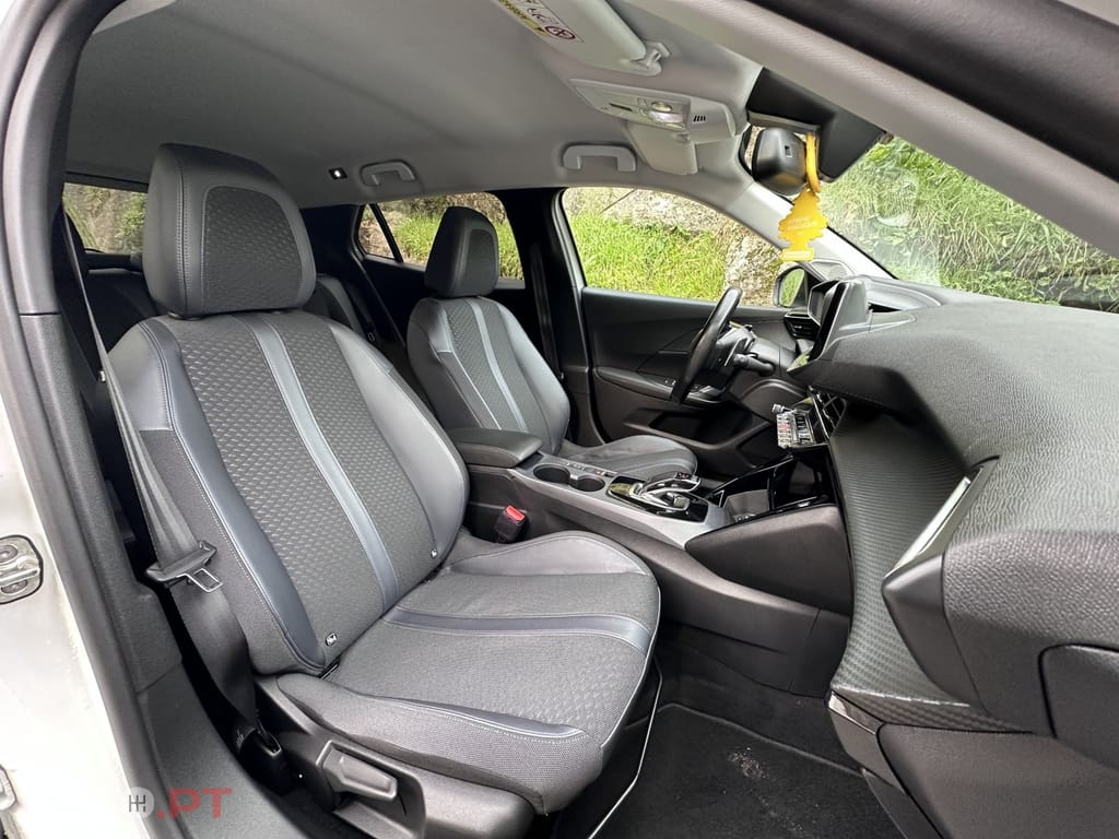 Peugeot 2008 1.5 BlueHDi Allure Pack EAT8