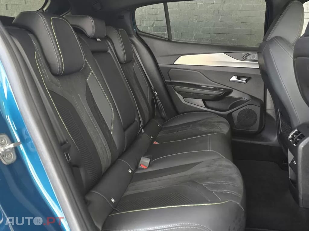 Peugeot 408 1.6 Hybrid GT e-EAT8