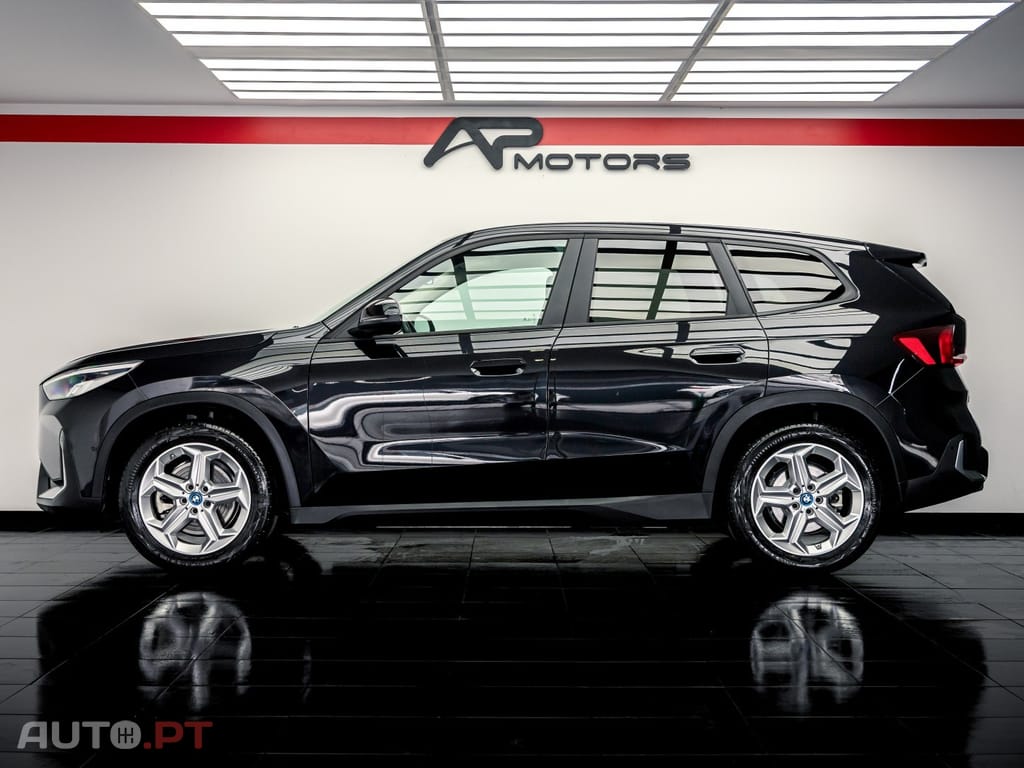 BMW iX1 xDrive30