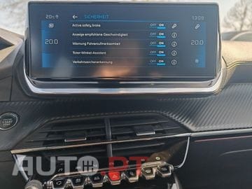 Peugeot 2008 1.2 PureTech Signature EAT6