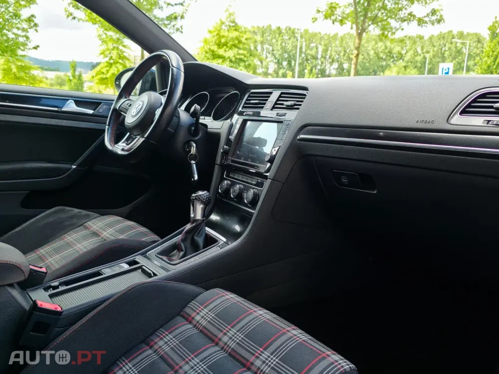 Volkswagen Golf 2.0 TSi GTi