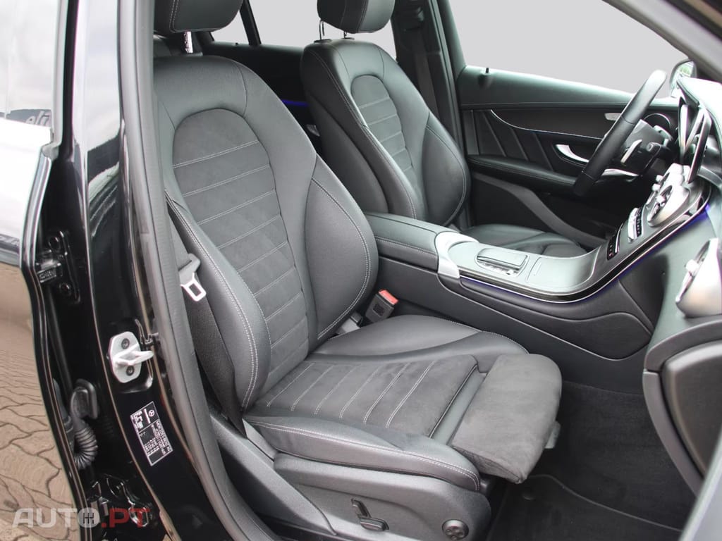 Mercedes-Benz GLC 300 I.V.A DEDUTIVEL de 4M Coupe AMG-Line