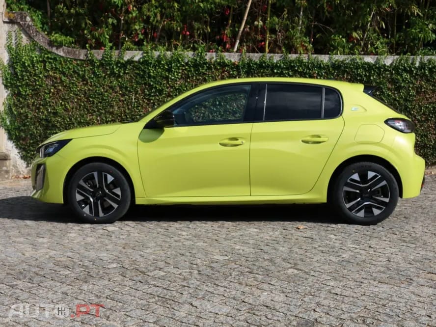 Peugeot E-208 50 kWh Style