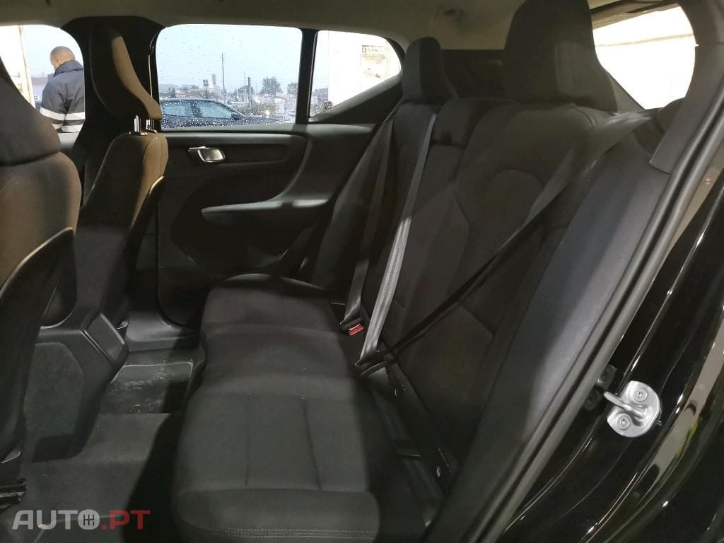 Volvo XC40 1.5 T2 Momentum Core