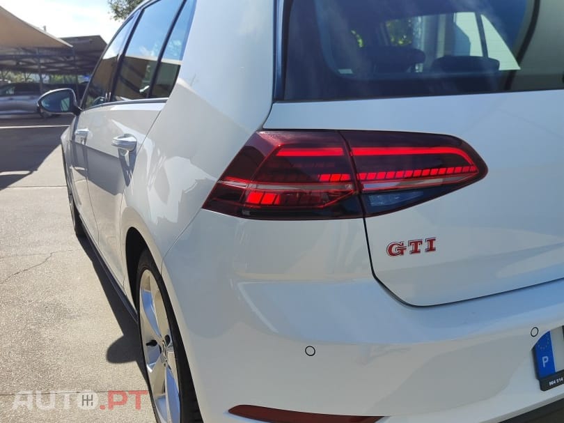 Volkswagen Golf 2.0 TSI GTI DSG