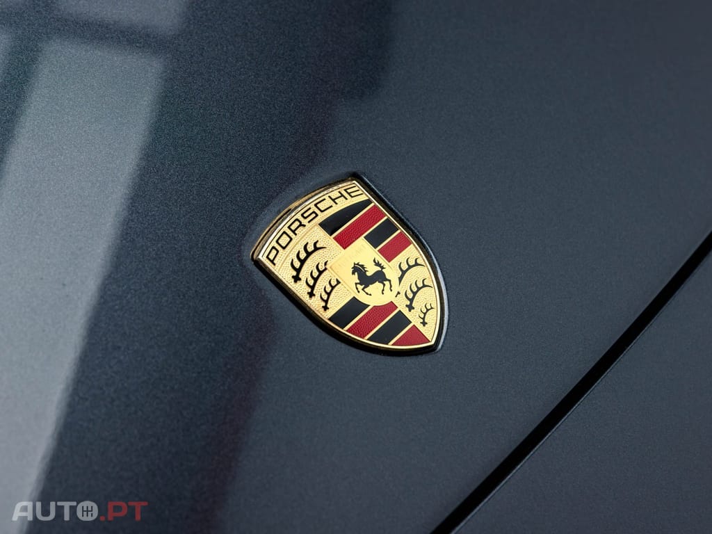 Porsche Panamera 4 E-Hybrid Platinum Edition