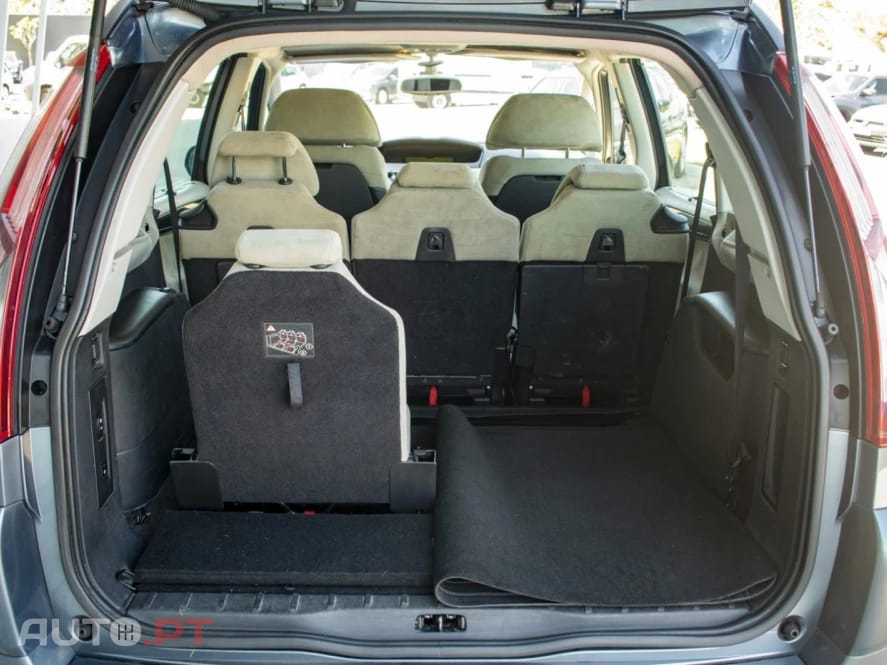 Citroen C4 Picasso Outro