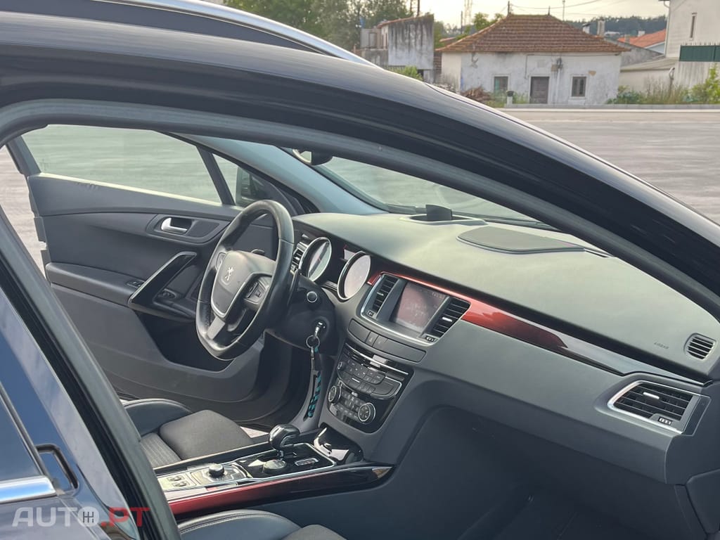 Peugeot 508 RXH Hybrid4 2-Tronic