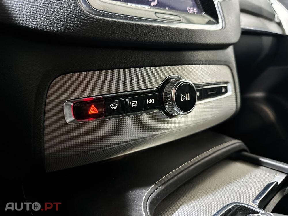 Volvo XC90 2.0 D4 R-Design