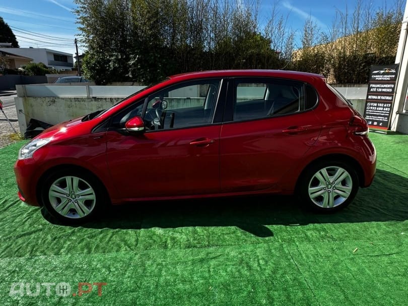 Peugeot 208 PureTech 82 Stop & Start Signature