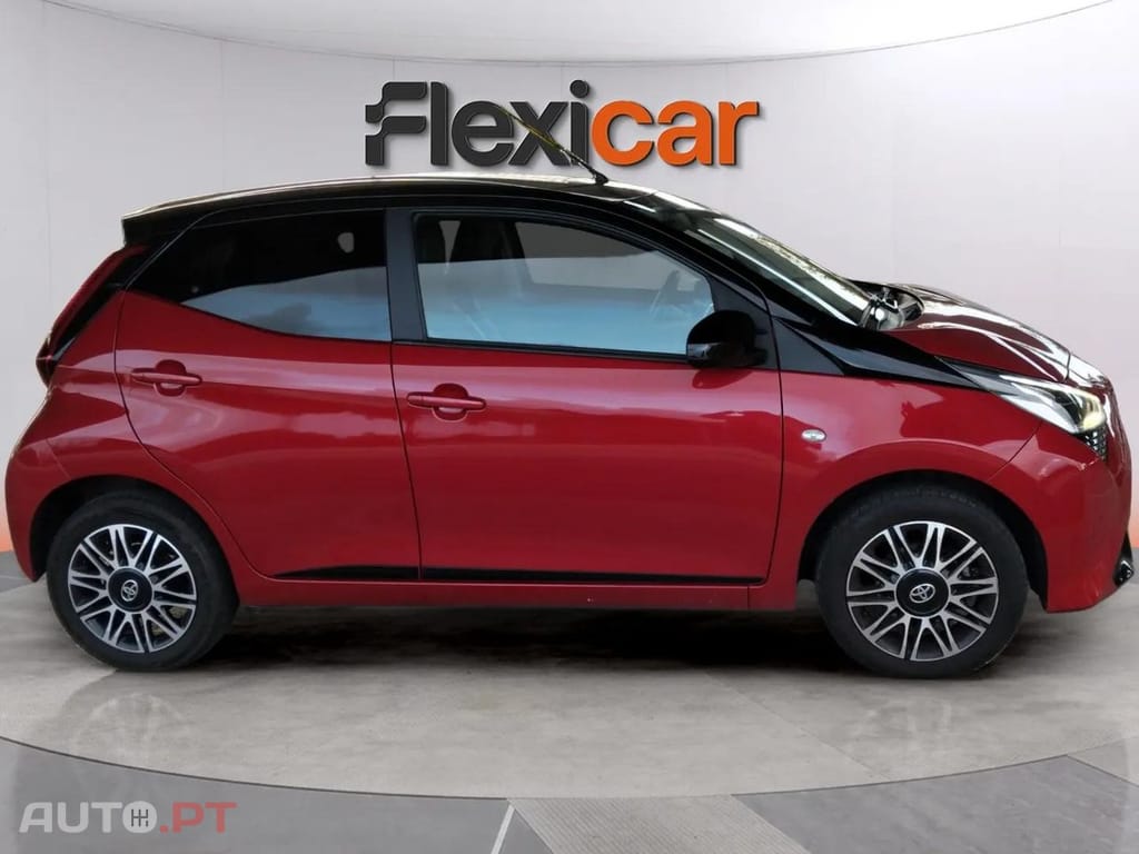 Toyota Aygo 1.0 VVti Exclusive Red