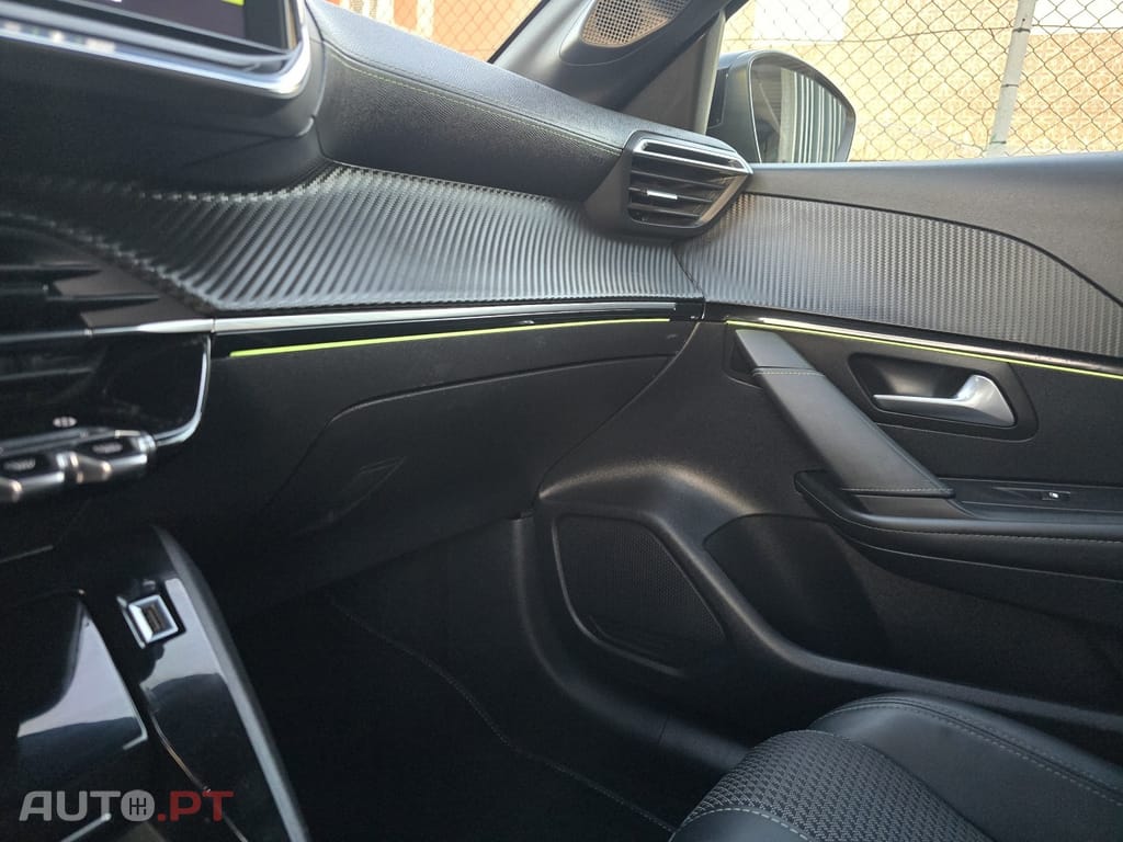 Peugeot 208 1.2 PureTech GT Line EAT8