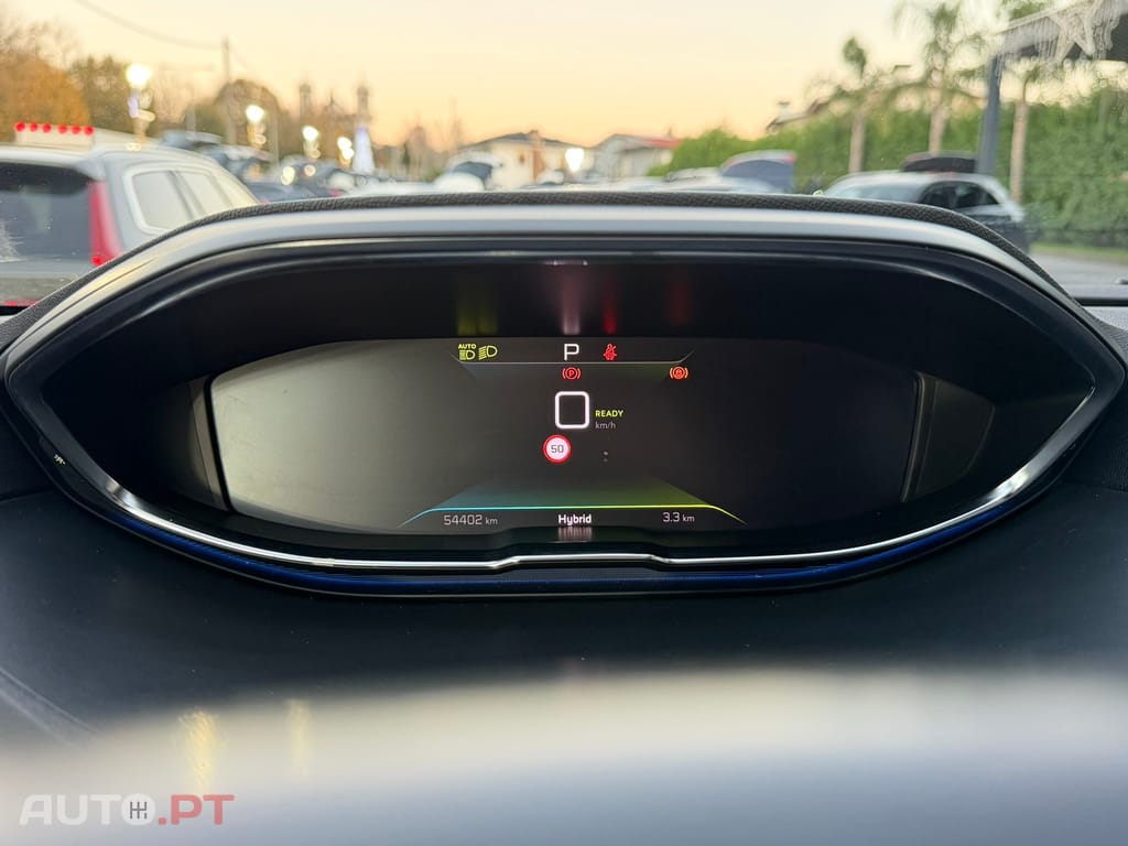 Peugeot 3008 1.6 Hybrid Allure e-EAT8