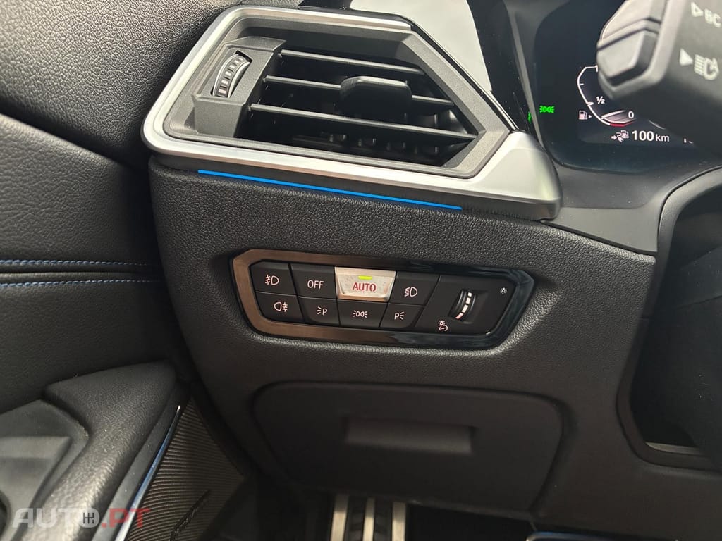 BMW 330 Pack M Auto Plug-In