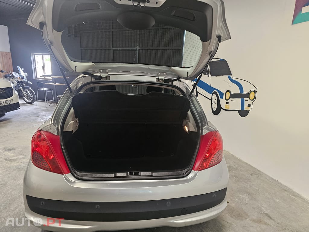 Peugeot 207 1.4 16V