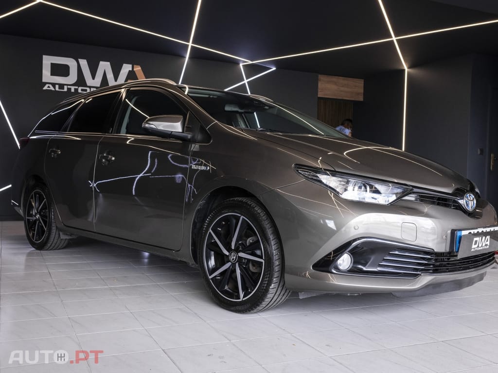 Toyota Auris Touring Sports 1.8 HSD Sport+Navi