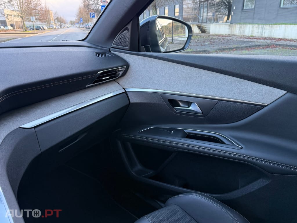 Peugeot 3008 1.2 Hybrid GT e-DCS6