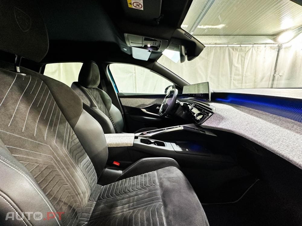 Peugeot E-3008 73 kWh GT