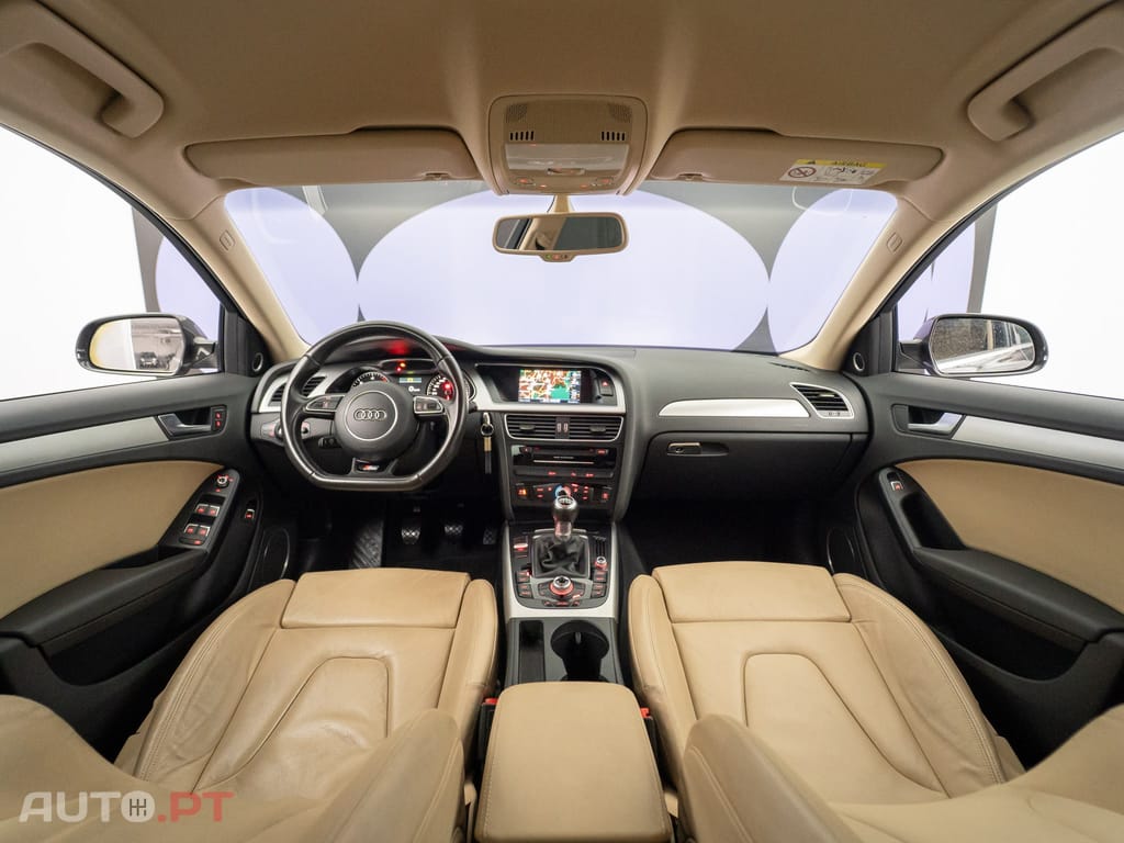 Audi A4 Avant 2.0 TDi S-line