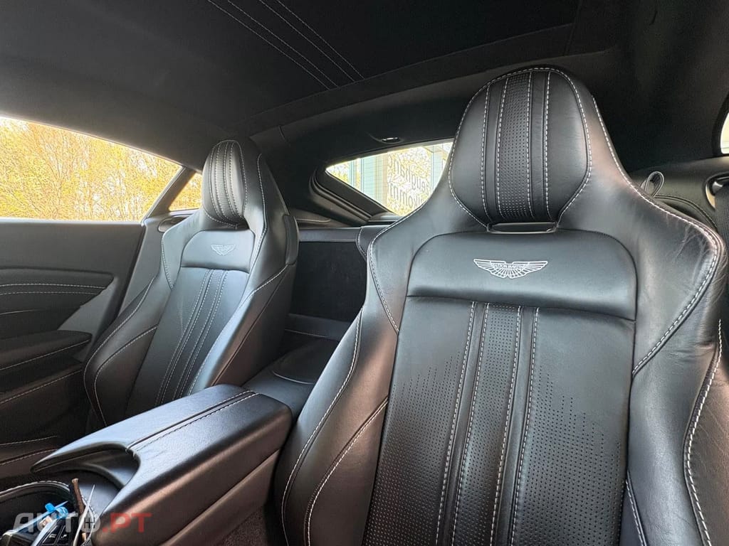 Aston Martin Vantage Coupé V8