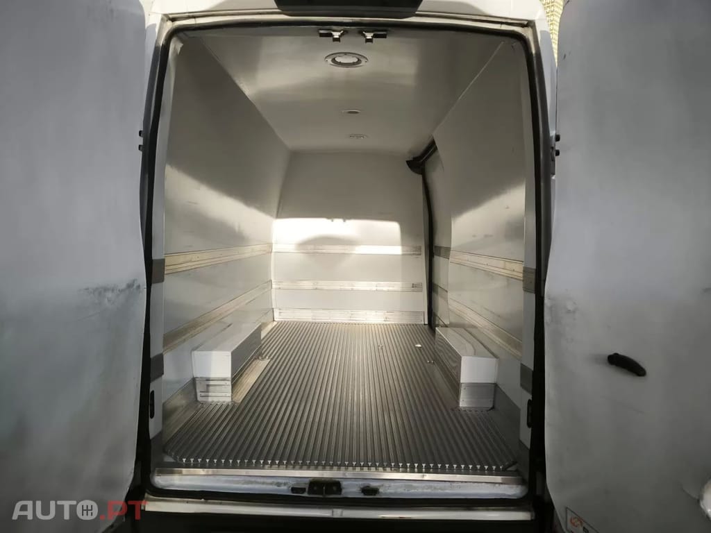 Iveco Daily  2.3 35 S 140 Isotérmica