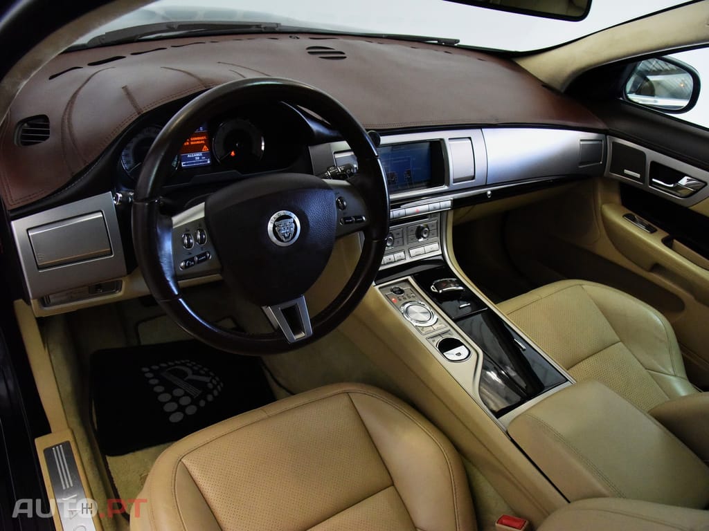 Jaguar XF S 3.0D V6 LUXURY