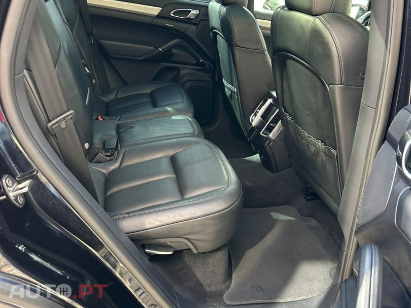 Porsche Cayenne Platinum Edition