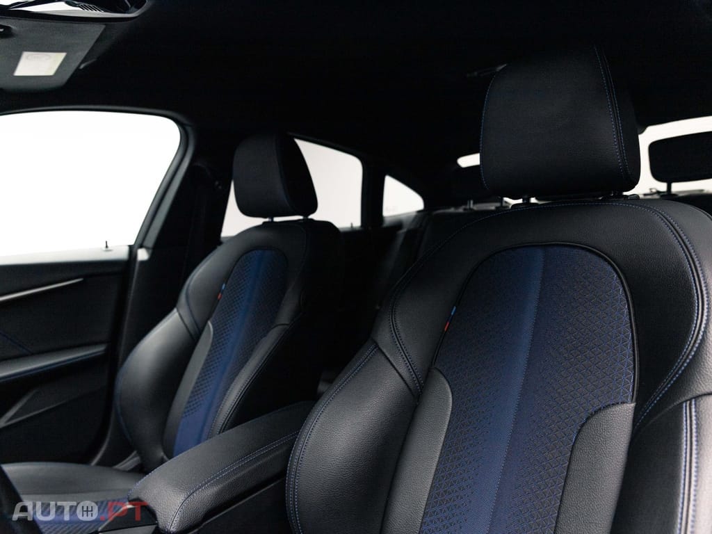 BMW 218 i Pack Desportivo M