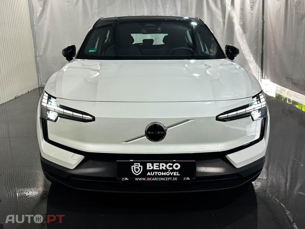 Volvo EX30 Single Motor Extended Range RWD Plus