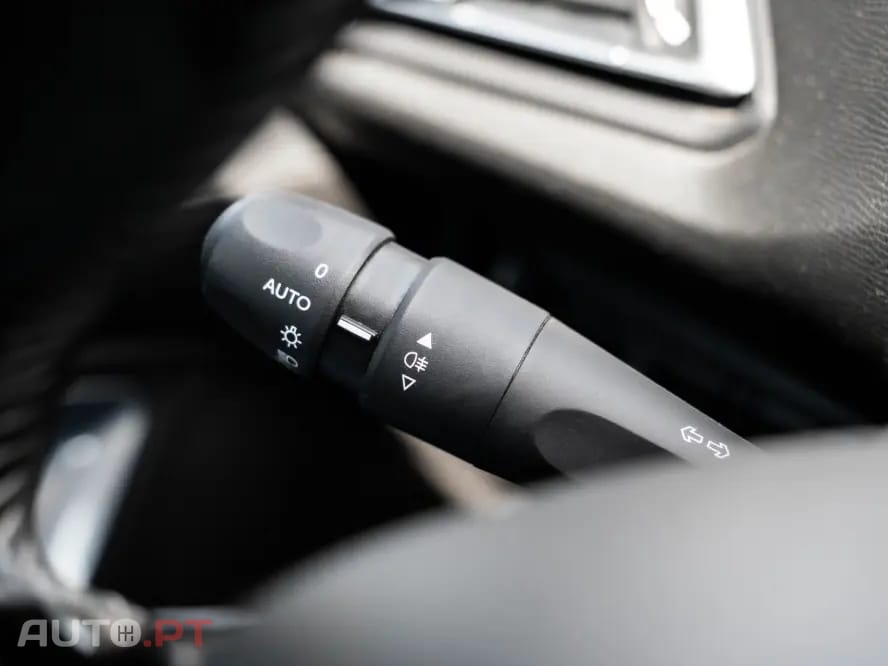 Peugeot 308 1.5 BlueHDi Business Line
