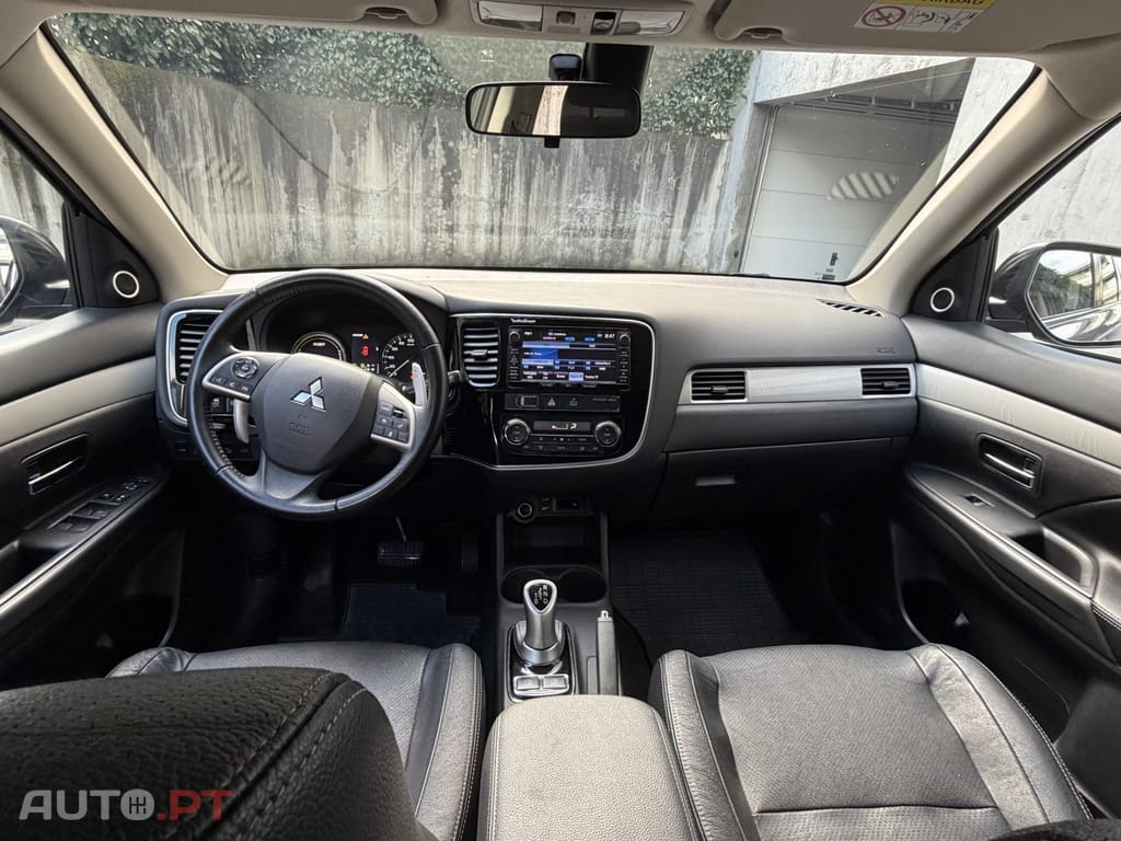 Mitsubishi Outlander 2.0 PHEV Intense Navi
