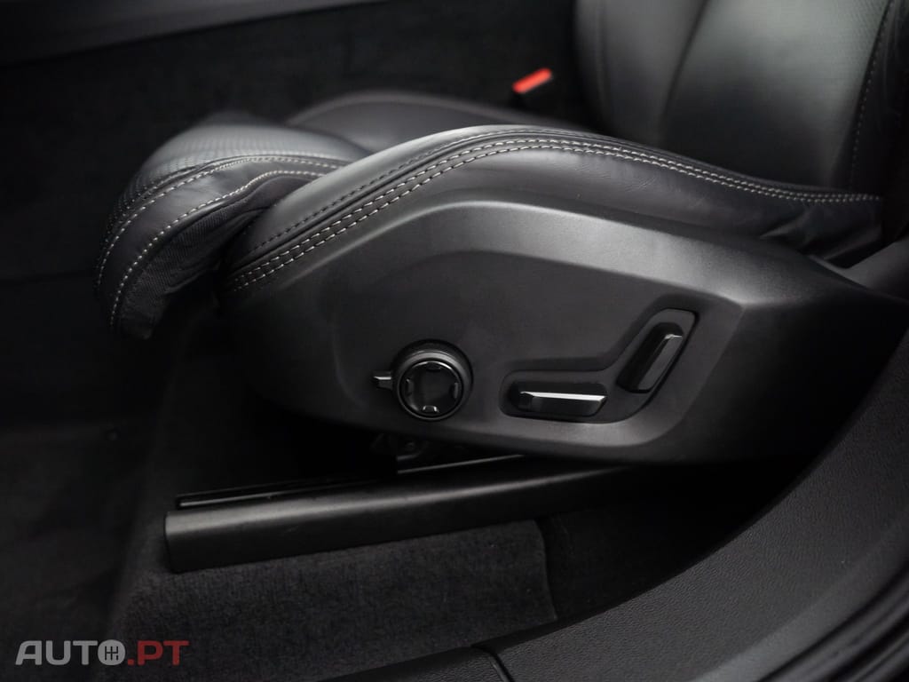 Volvo XC60 2.0 T6 PHEV Plus Dark