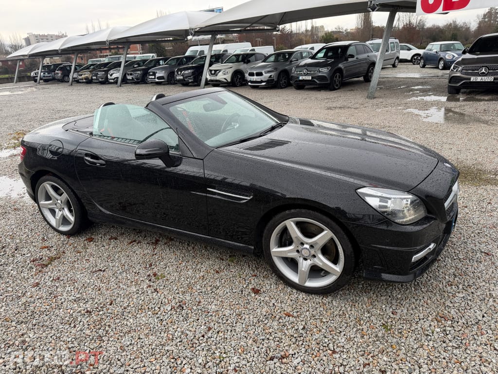 Mercedes-Benz SLK 200 Outro
