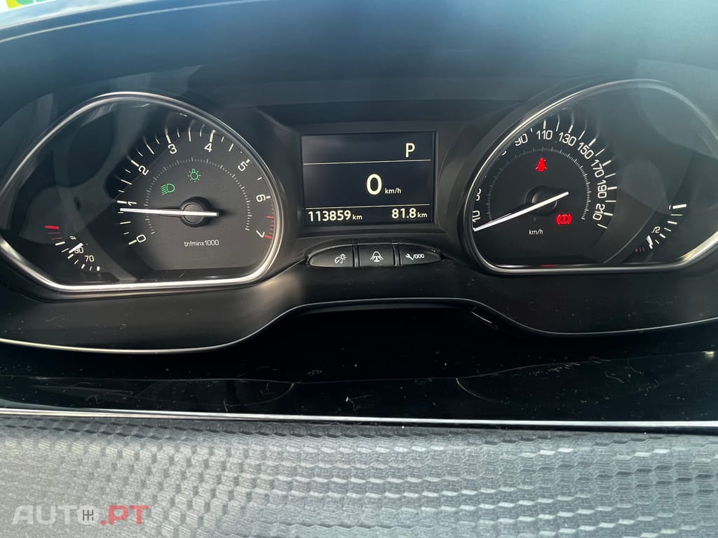 Peugeot 2008 1.2 PureTech Crossway EAT6