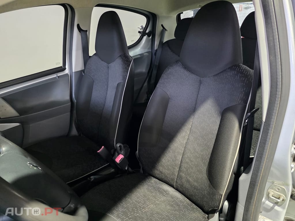 Peugeot 107 1.0 Trendy 2 Tronic