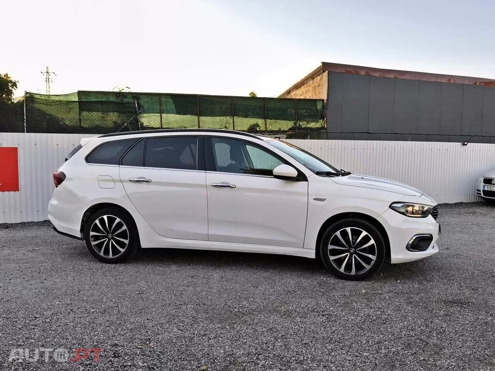 Fiat Tipo 1.3 M-Jet Lounge Tech