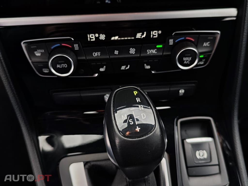 BMW 218 i Auto