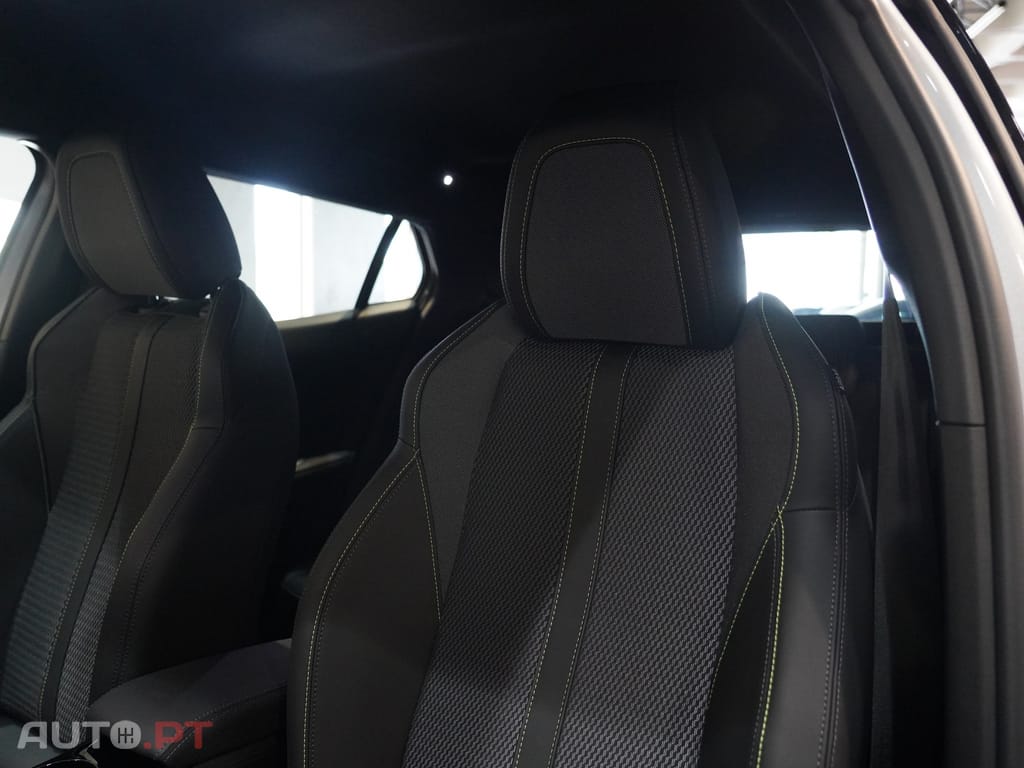 Peugeot E-2008 54 kWh GT