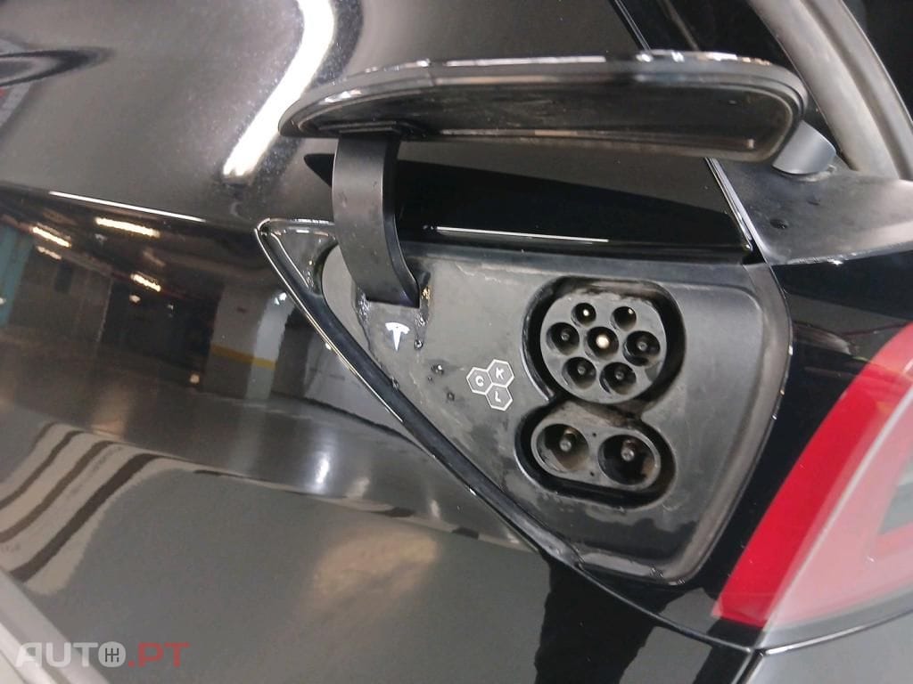 Tesla Model Y Long Range Tração Integral