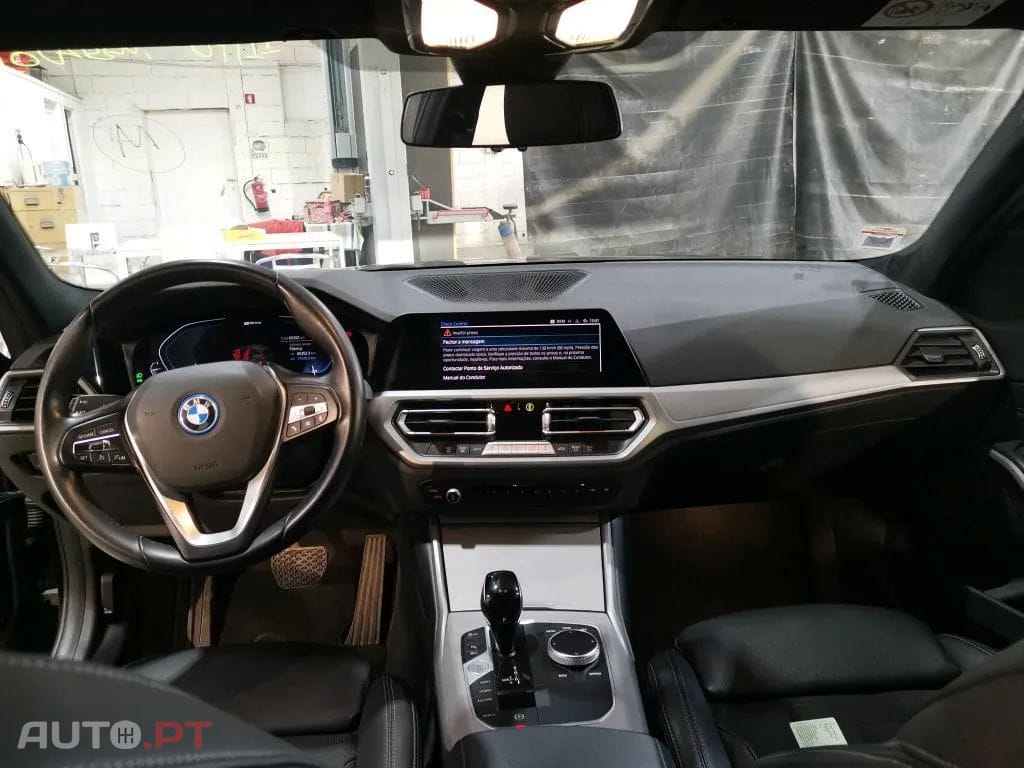 BMW 320 e Touring Corporate Edition Auto