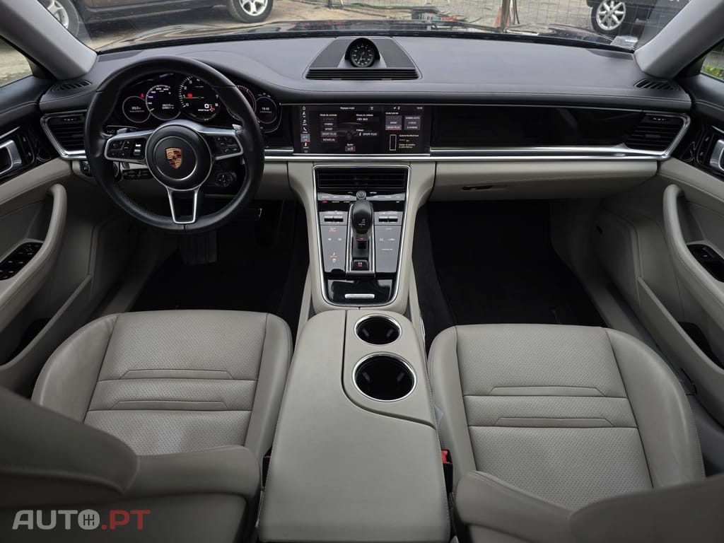 Porsche Panamera 4 E-Hybrid