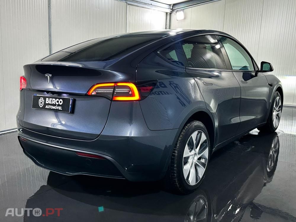 Tesla Model Y Long Range Dual Motor AWD