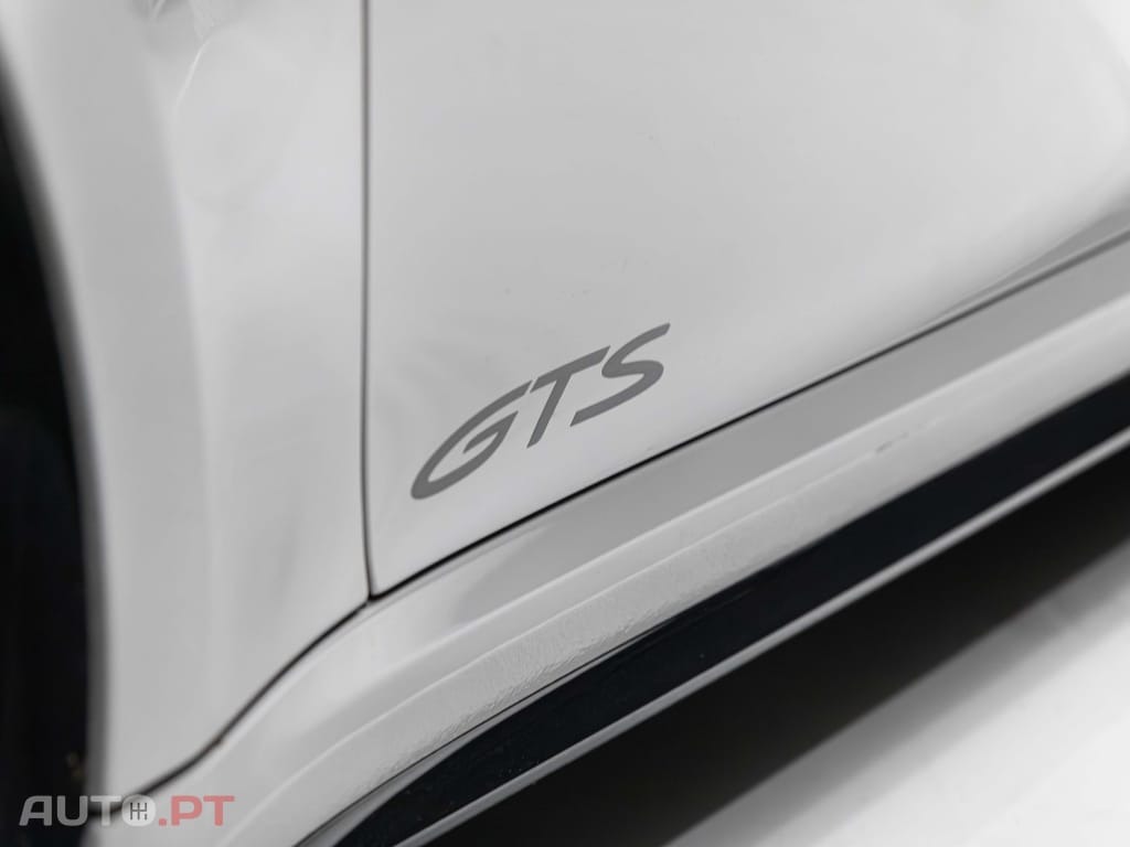 Porsche 911 Carrera 4 GTS Cabriolet