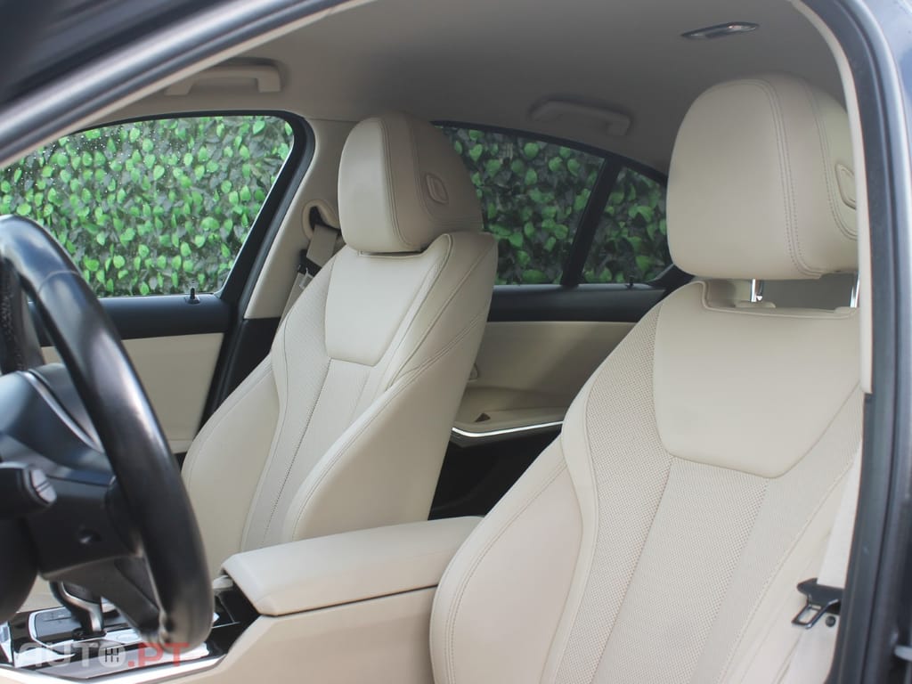 BMW 320 e Line Sport Auto