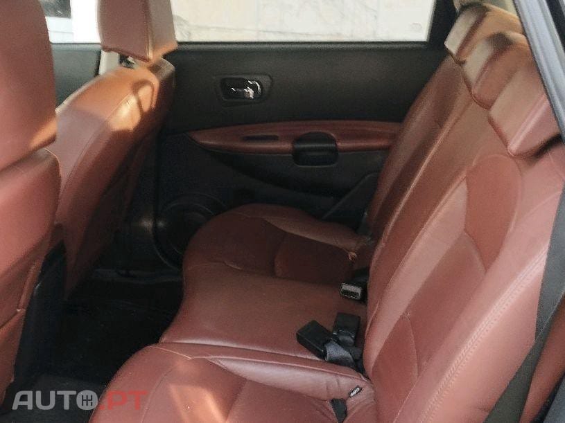 Nissan Qashqai +2 Suv