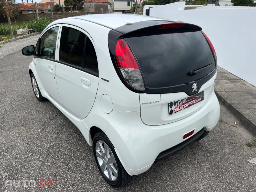 Peugeot iOn Active