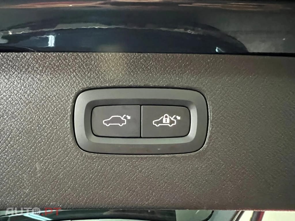 Volvo XC90 T8 455 PHEV AWD Core Auto