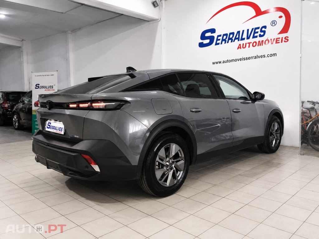 Peugeot 408 1.6 Hybrid Allure e-EAT8